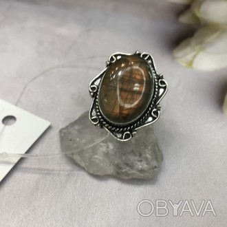 Предлагаем Вам купить элегантное кольцо с камнем лабрадор в серебре. Размер 17,7. . фото 1