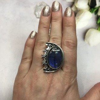 Предлагаем Вам купить элегантное кольцо с камнем лабрадор в серебре. Размер 18,3. . фото 4