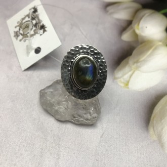 Предлагаем Вам купить элегантное кольцо с камнем лабрадор в серебре. Размер 18,5. . фото 7