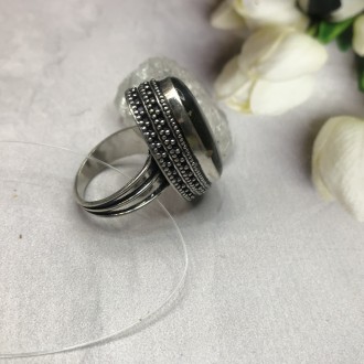 Предлагаем Вам шикарное кольцо с камнем лабрадор в серебре. Размер 19,2. Индия!
. . фото 3