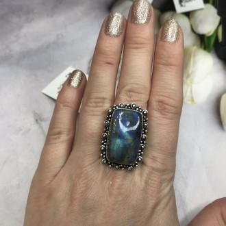 Предлагаем Вам купить элегантное кольцо с камнем лабрадор в серебре. Размер 18,2. . фото 4