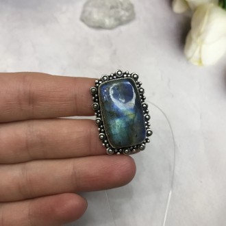 Предлагаем Вам купить элегантное кольцо с камнем лабрадор в серебре. Размер 18,2. . фото 7