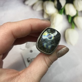 Предлагаем Вам купить элегантное кольцо с камнем лабрадор в серебре.
Размер 19,0. . фото 5