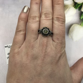 Предлагаем Вам купить элегантное кольцо с камнем лабрадор в серебре.
Размер 16,8. . фото 3