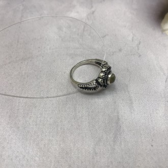 Предлагаем Вам купить элегантное кольцо с камнем лабрадор в серебре.
Размер 16,8. . фото 6