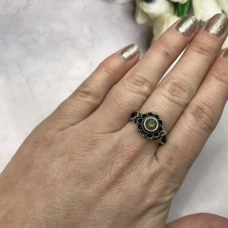 Предлагаем Вам купить элегантное кольцо с камнем лабрадор в серебре.
Размер 16,8. . фото 2