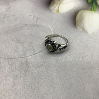 Предлагаем Вам купить элегантное кольцо с камнем лабрадор в серебре.
Размер 16,8. . фото 7