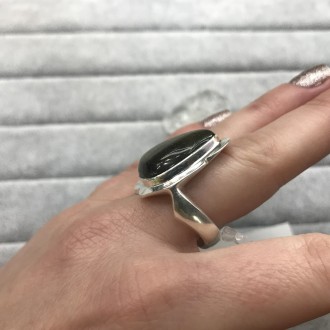 Предлагаем Вам купить кольцо с натуральным камнем обсидиан в серебре.
Размер 18,. . фото 3