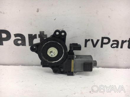 Моторчик склопідйомника перед право HYUNDAI SANTA FE DM 2012-2016 82460-2W000