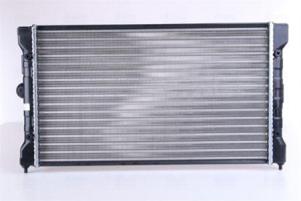 Радиатор охлаждения Passat (88-) Nissens 651741 используется в качестве аналога . . фото 2