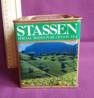 Коробка от чая STASSEN.
Металл, жесть.
Размер 11.5/11.5/12.5 см.
Б/у в нормал. . фото 5