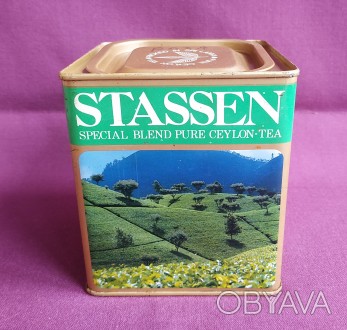 Коробка от чая STASSEN.
Металл, жесть.
Размер 11.5/11.5/12.5 см.
Б/у в нормал. . фото 1