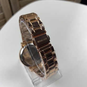 
Женские наручные часы в стиле Michael Kors в подарочной фирменной коробочке, кв. . фото 9