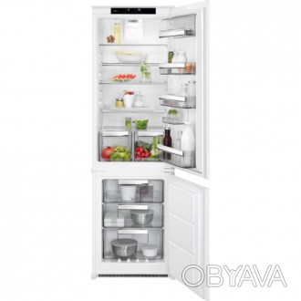 Холодильник встраиваемый AEG SCR 818 E 7 TS можно установить в одну линию с мебе. . фото 1