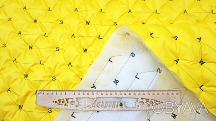 
 Стеганая плащевка с утеплителем цвет желтый "Буквы" - легкая, прочная, гладкая. . фото 1