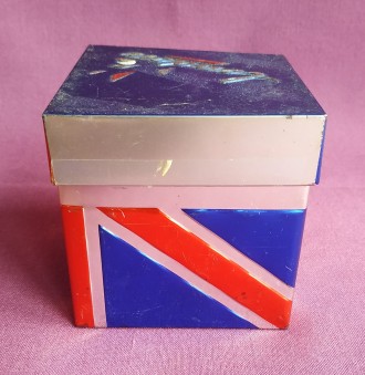 Коробка от чая LONDON.
Металл, жесть.
Размер коробки 9.5/9.5 см.
Соответствуе. . фото 4