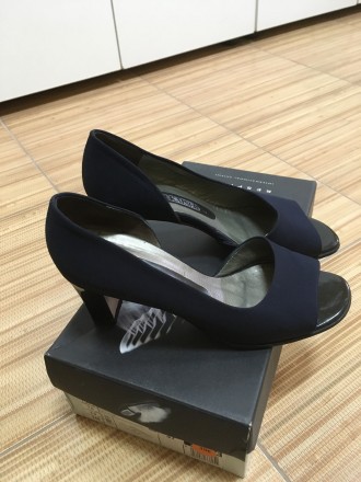 Красивые , открытые туфли немецкого бренда  PETER KAISER. Размер 4. 36. По стель. . фото 4
