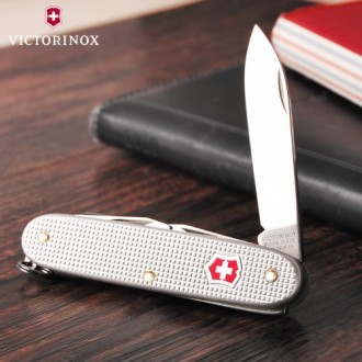 Швейцарский нож Victorinox Alox Pioneer 0.8201.26
Швейцарский карманный армейски. . фото 3