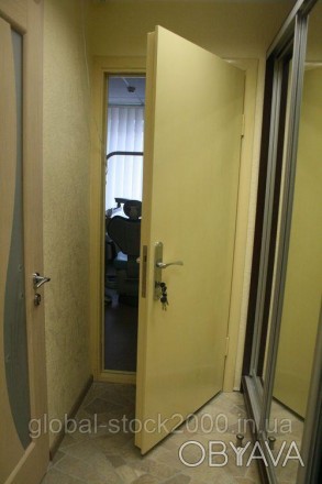 Двери рентгенозащитные для защиты медработников и пациентов от рентгеновского из. . фото 1