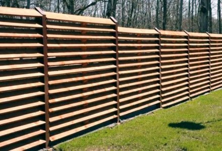 Деревянный забор LNK "Импрегнированный горизонтальный жалюзи" 2000х2000 мм. - ид. . фото 3