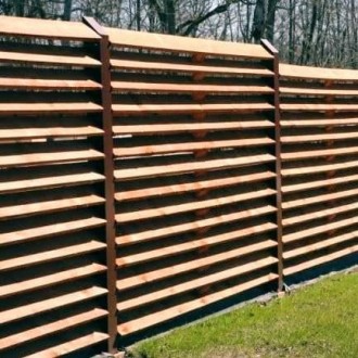 Деревянный забор LNK "Импрегнированный горизонтальный жалюзи" 2000х2000 мм. - ид. . фото 2