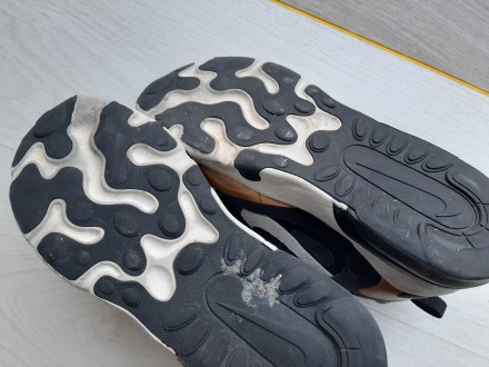 Подростковые кроссовки Nike

Привезены из Германии

Размер подошвы 25 Х 9,3 . . фото 6