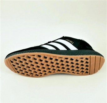 Кроссовки в стиле adidas Iniki, сочетают в себе понятный дизайн свойственный кла. . фото 4