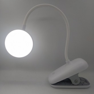 Світлодіодна лампа настільна Table Lamp 7300 акумуляторна на прищіпці Біла Акуму. . фото 4