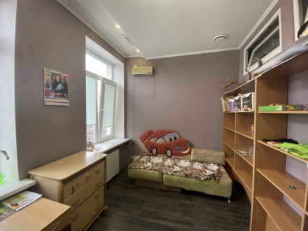 +Светлая квартира ( Большие окна)
+ 96м2.
+ кухня 23.8м2.
+3 комнаты.
+2 сан. Центр. фото 6