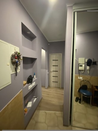 +Светлая квартира ( Большие окна)
+ 96м2.
+ кухня 23.8м2.
+3 комнаты.
+2 сан. Центр. фото 16