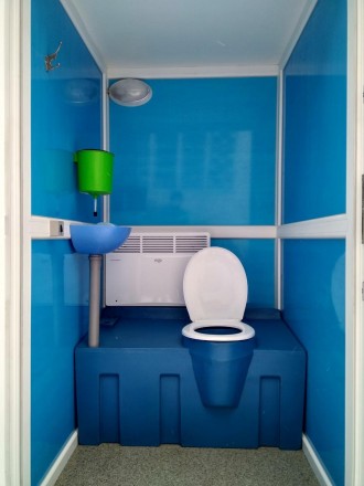Туалетная кабина утепленная изготовлена из специализированного профиля (сэндвич-. . фото 2
