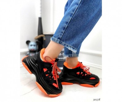 Кроссовки на массивной подошве,с оранжевыми вставками. Высота подошвы спереди: 4. . фото 4
