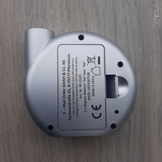 Ручные электронные часы с проекцией 

Привезены из Германии

Диаметр 6,5 см. . фото 3