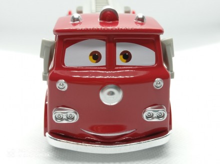 Disney/Pixar Тачки 3 Deluxe: Ред Пожарная машина FJJ00 (Disney Pixar Cars Deluxe. . фото 4