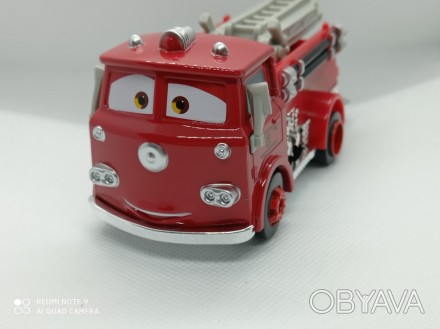 Disney/Pixar Тачки 3 Deluxe: Ред Пожарная машина FJJ00 (Disney Pixar Cars Deluxe. . фото 1