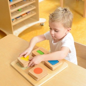Сортировщики по форме и цвету — основные игрушки для детей от 1 до 3 лет. Это вр. . фото 5