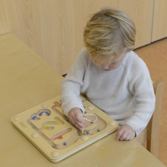 Обучающая сенсорная игрушка для детей. Деревянный знак от Masterkidz с лабиринто. . фото 4