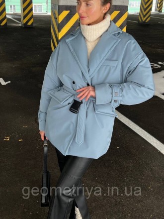 
Женская голубая куртка под пояс 
Универсальная модель куртки подойдет под любой. . фото 2