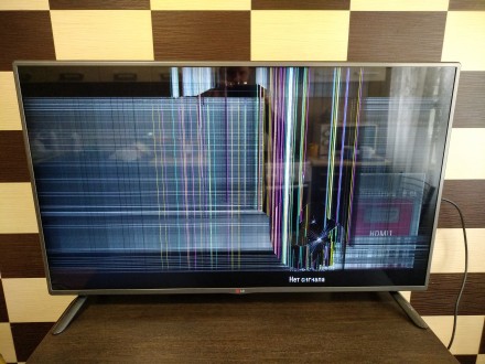 Плата снята с работоспособного телевизора LG 47LB561V с механическим повреждение. . фото 10