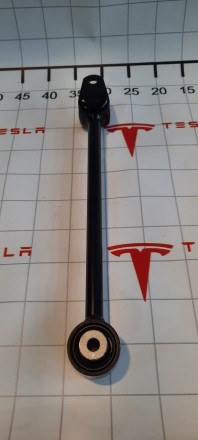 Важіль задній нижній повздовжній Тесла Модель 3. . фото 9