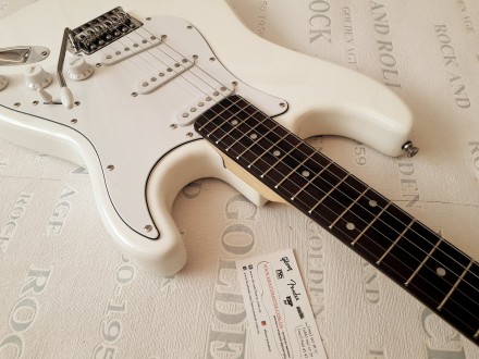 Электрогитара Fender Stratocaster White Rosewood China.
Логотип Fender/ Гравиров. . фото 7