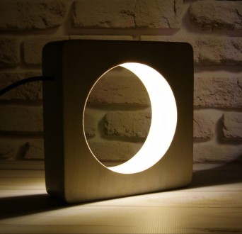 Деревянный LED светильник
Материал: Фанера;
Размер: 13*13 см;
Тип питания: 220 v. . фото 2