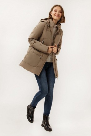 Демисезонная куртка женская Finn Flare с капюшоном светло-коричневая, средней дл. . фото 4