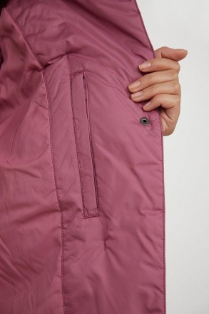 Стеганая куртка женская Finn Flare весенняя с капюшоном вишневая. Куртка с удлин. . фото 8