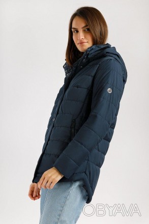 Женская короткая куртка с капюшоном Finn Flare с закругленной линией низа и слег. . фото 1