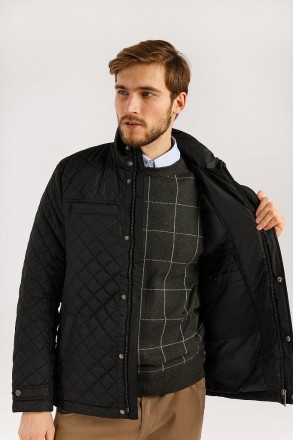 Стеганая куртка мужская от финского бренда Finn Flare прямого кроя с ромбовидной. . фото 4