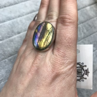 Предлагаем Вам купить красивое кольцо с натуральным лабродором спектролитом в се. . фото 4