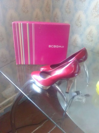 Шикарные женские туфли лубутены BCBGirls
привезены из Бразилии
материал кожа л. . фото 9