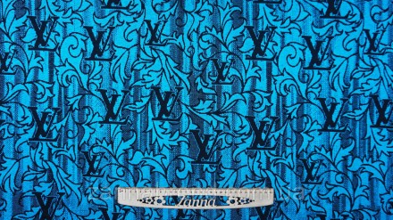  Трикотажная ткань черно-голубого цвета принт "LV в узорах" - мягкая, плотная, б. . фото 3