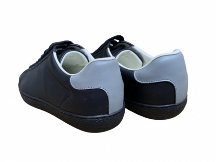 
 Классические низкие кроссовки из кожи черного цвета.
Характеристики
Верх:
Кожа. . фото 10